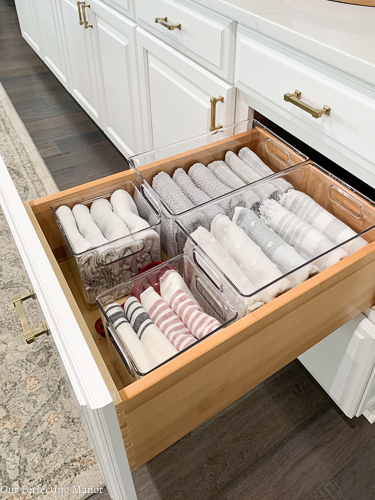 Organized Dish Towel Drawer - Organize and Decorate Everything